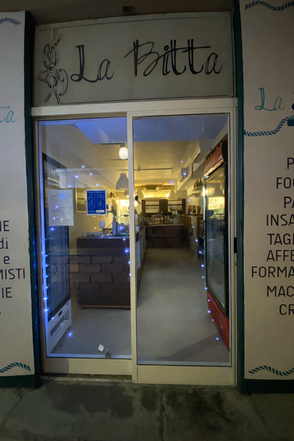 Interior of Pizzeria La Bitta